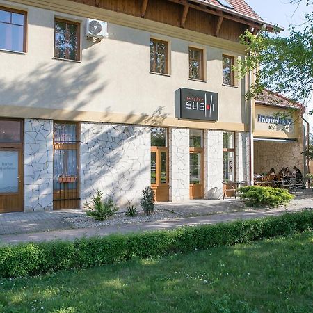 Forrás Apartman Eger Esterno foto
